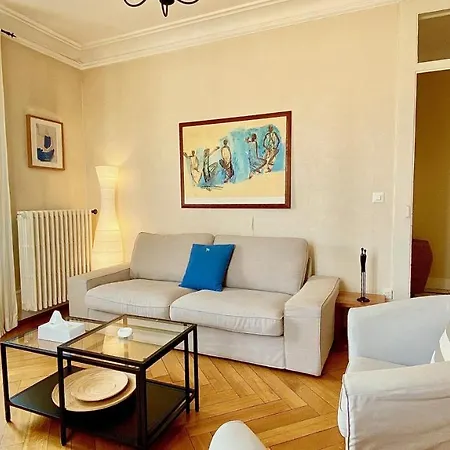 Apartamento Bright, Classic And Elegant, Close To Train Station *