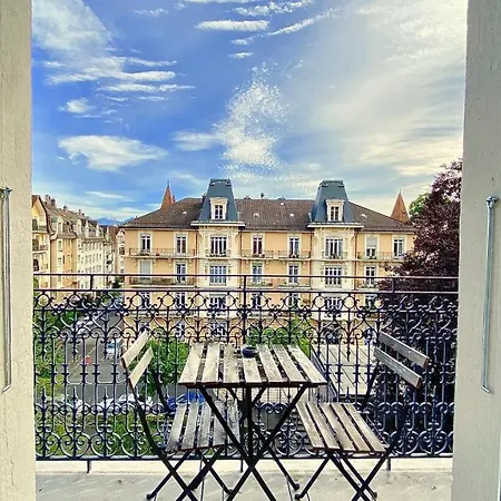 Bright, Classic And Elegant, Close To Train Station Апартаменты