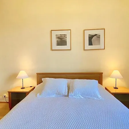 Bright, Classic And Elegant, Close To Train Station Лозанна