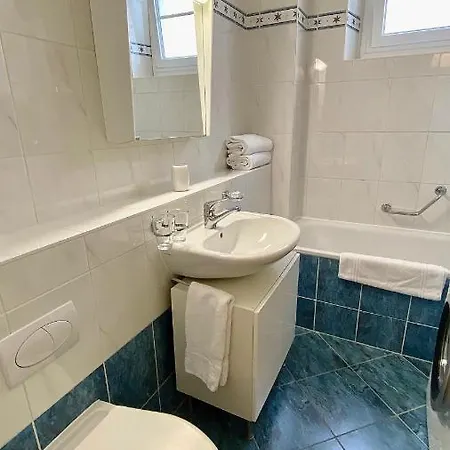 Bright, Classic And Elegant, Close To Train Station Lausana